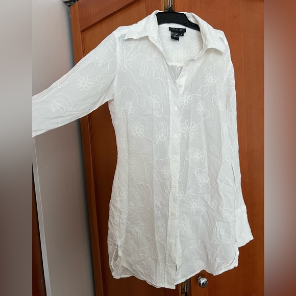 C. P. W. (Central Park West) white Summer blouse - Picture 3 of 6